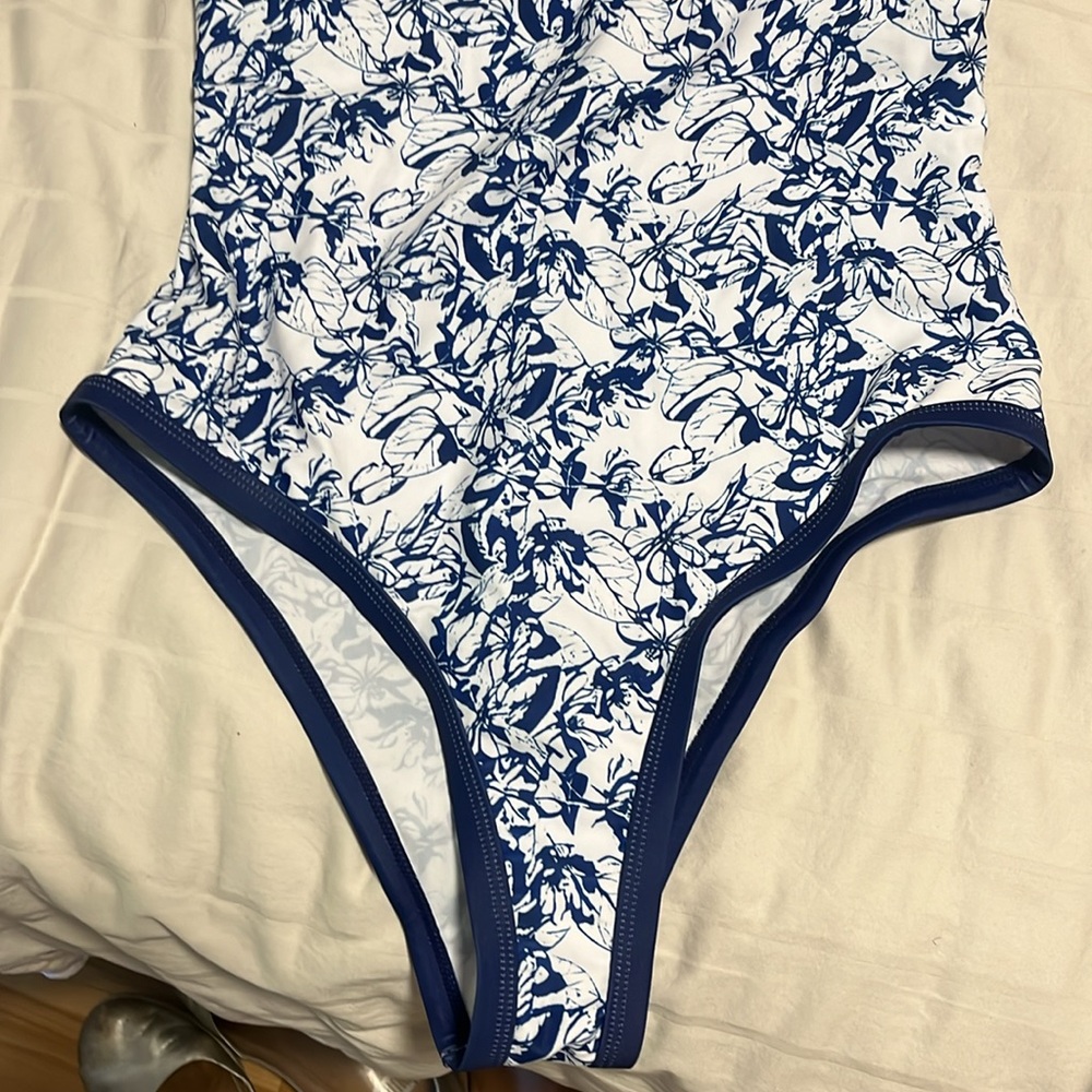 Bathing suit - Picture 4 of 7